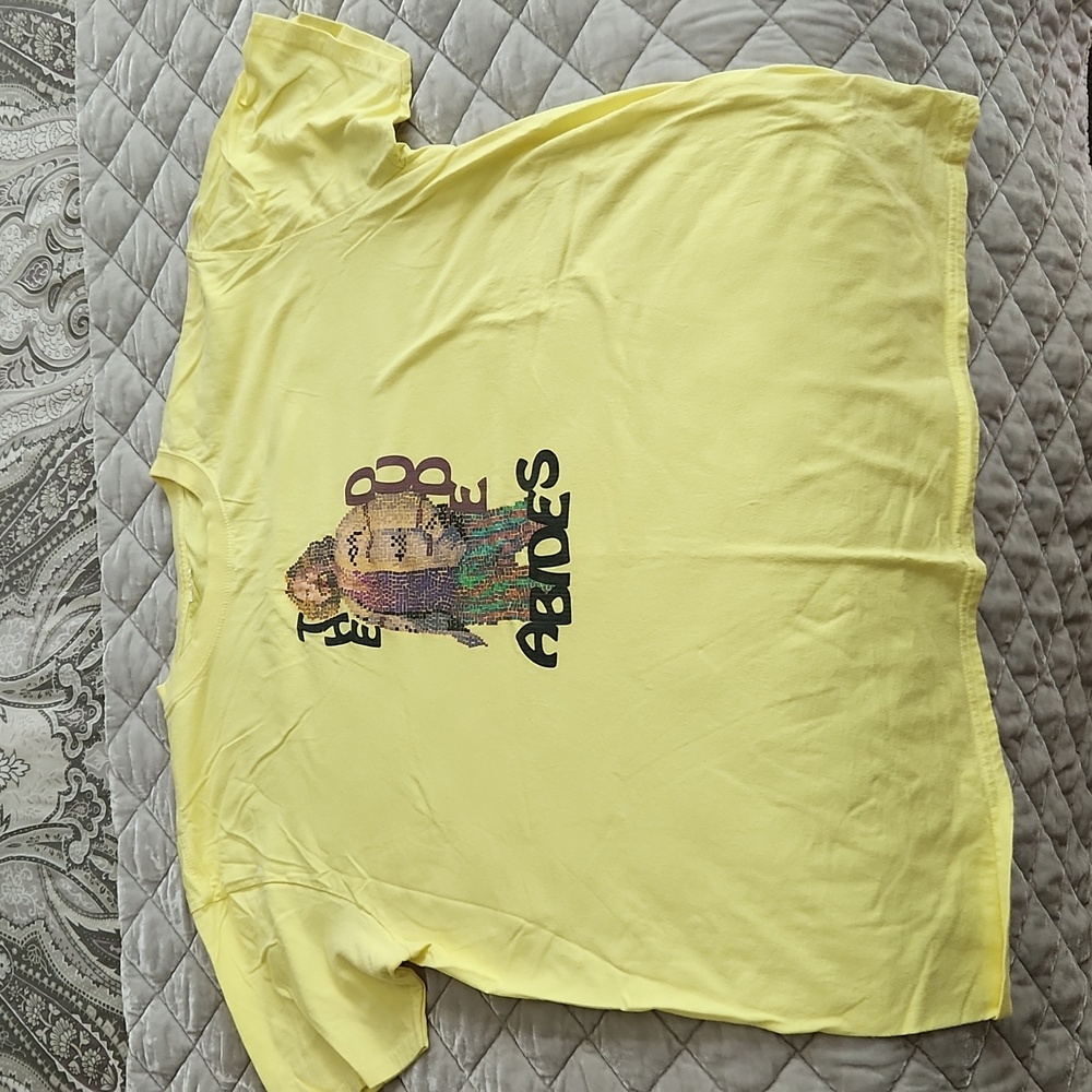 "The Dude Abides" Size Large Yello T-Shirt
